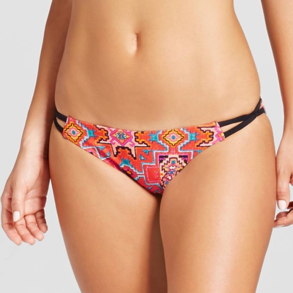 Red patterned bikini - Picture 4 of 6